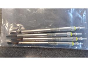 Gebruikte Gloeikaars Renault Trafic (1FL/2FL/3FL/4FL) 1.6 dCi 125 Twin Turbo Prijs € 20,00 Margeregeling aangeboden door Autodemontage van de Laar