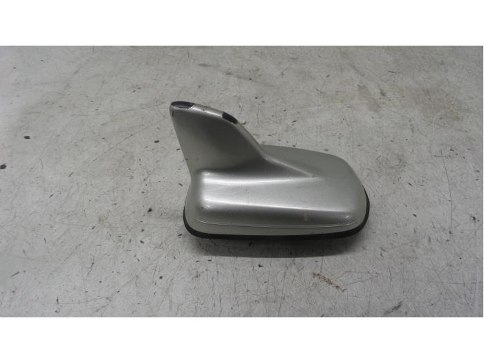 Gebruikte GPS Antenne Audi A4 Avant (B9) 2.0 TDI 16V Prijs € 50,00 Margeregeling aangeboden door Autodemontage van de Laar