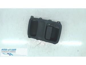 Gebruikte Handgreep Mercedes Vito Prijs € 50,00 Margeregeling aangeboden door Autodemontage van de Laar