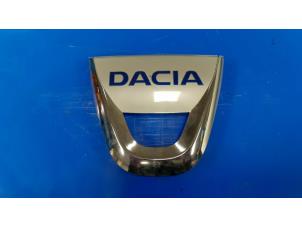 Gebruikte Embleem Dacia Duster Prijs € 15,00 Margeregeling aangeboden door Autodemontage van de Laar