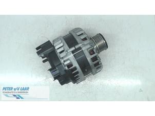 Gebruikte Dynamo Dacia Duster (SR) 1.6 16V 4x4 Prijs € 200,00 Margeregeling aangeboden door Autodemontage van de Laar