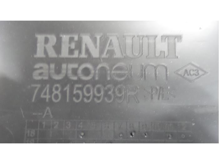 Beschermplaat bodem van een Renault Clio V (RJAB) 1.3 TCe 130 16V 2019