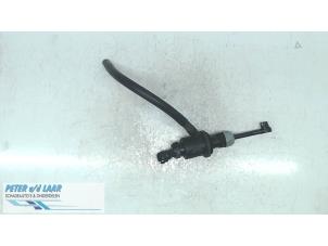 Gebruikte Koppeling Hulp Cilinder Nissan Juke (F15) 1.6 16V Prijs op aanvraag aangeboden door Autodemontage van de Laar