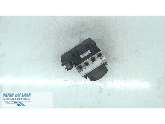 Gebruikte ABS Pomp Renault Twingo (C06) 1.2 16V Prijs op aanvraag aangeboden door Autodemontage van de Laar