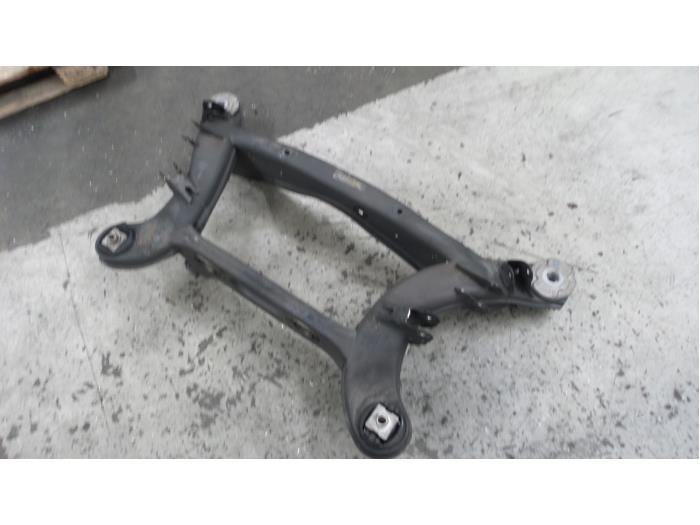 Gebruikte Subframe Mercedes C (W205) C-180 1.6 CDI BlueTEC, C-180 d 16V Prijs op aanvraag aangeboden door Autodemontage van de Laar
