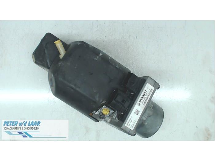 Gebruikte Servopomp Renault Laguna Coupé (DT) 2.0 dCi 16V 150 Prijs op aanvraag aangeboden door Autodemontage van de Laar