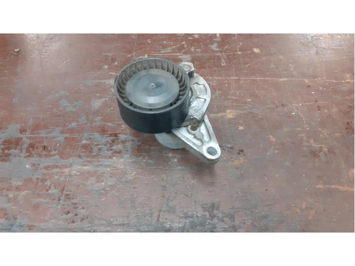 Gebruikte Spanner multiriem Renault Trafic (1FL/2FL/3FL/4FL) 1.6 dCi 115 Prijs € 50,00 Margeregeling aangeboden door Autodemontage van de Laar