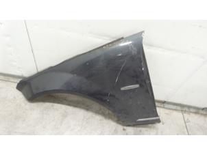 Gebruikte Voorscherm links Mercedes C (W204) 2.2 C-220 CDI 16V Prijs € 50,00 Margeregeling aangeboden door Autodemontage van de Laar