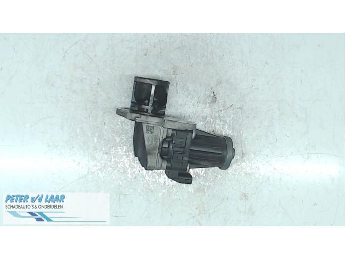 Gebruikte Uitlaat gasklep (EGR) Renault Megane III Grandtour (KZ) 1.5 dCi 110 Prijs € 100,00 Margeregeling aangeboden door Autodemontage van de Laar