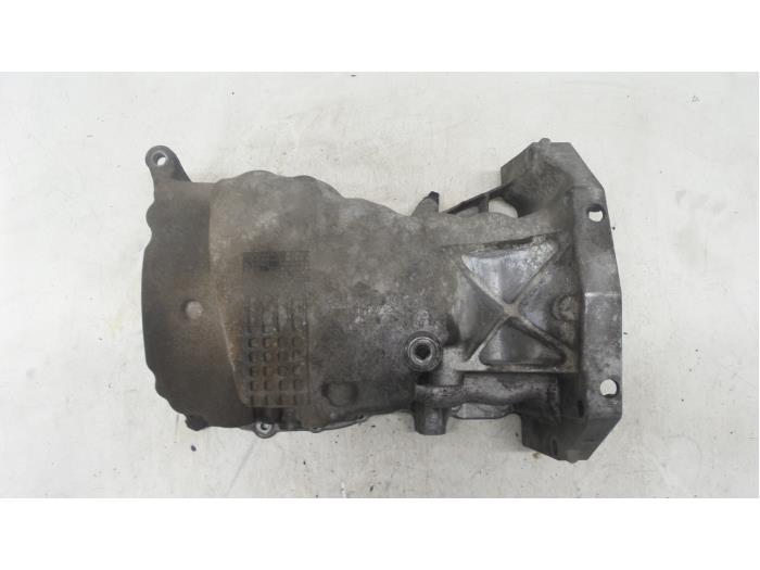 Carterpan van een Renault Megane III Grandtour (KZ) 1.5 dCi 110 2012