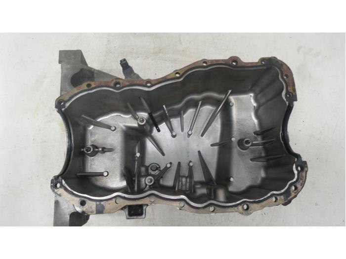 Carterpan van een Renault Megane III Grandtour (KZ) 1.5 dCi 110 2012