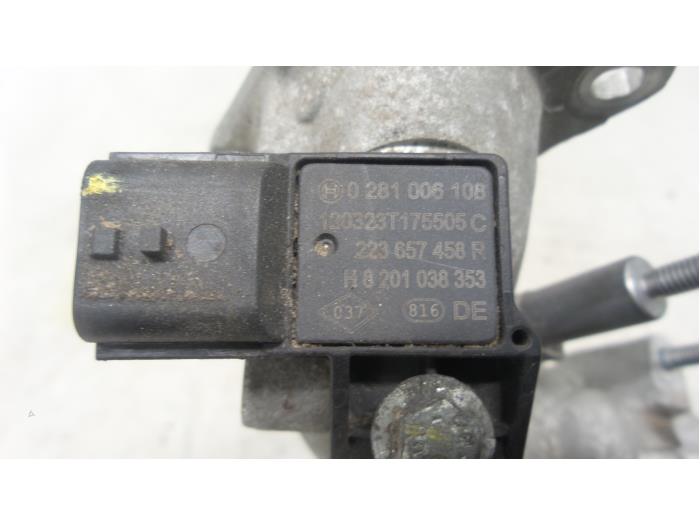 EGR Buis van een Renault Megane III Grandtour (KZ) 1.5 dCi 110 2012