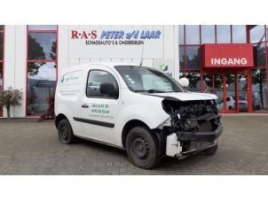 Gebruikte Ruit voor Renault Kangoo Express (FW) 1.5 dCi 70 Prijs op aanvraag aangeboden door Autodemontage van de Laar