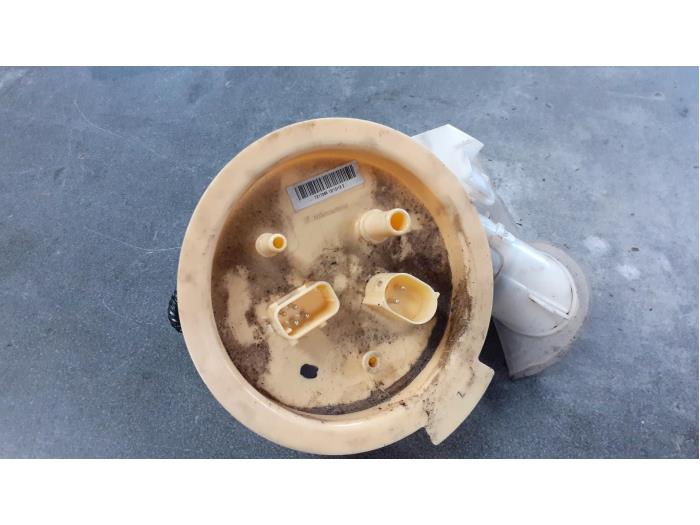 Gebruikte Tank element Pomp BMW 5 serie Touring (F11) 525d 16V Prijs € 100,00 Margeregeling aangeboden door Autodemontage van de Laar