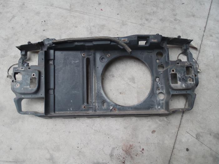 Gebruikte Frontpaneel Volkswagen Polo III (6N1) 1.3i 55 Prijs € 60,00 Margeregeling aangeboden door Autodemontage van de Laar