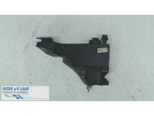 Gebruikte Stuurbekrachtiging Olie Reservoir Mercedes C Combi (S203) 2.2 C-220 CDI 16V Prijs € 25,00 Margeregeling aangeboden door Autodemontage van de Laar
