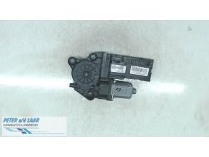 Gebruikte Motor electrisch raam Renault Megane III Grandtour (KZ) 1.5 dCi 110 Prijs € 50,00 Margeregeling aangeboden door Autodemontage van de Laar