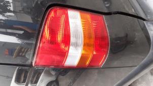 Gebruikte Achterlicht links Volkswagen Transporter T5 2.5 TDi Prijs € 35,00 Margeregeling aangeboden door Autodemontage van de Laar