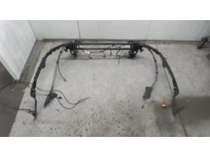 Gebruikte Cabriodak scharnier Peugeot 207 CC (WB) 1.6 16V Prijs € 150,00 Margeregeling aangeboden door Autodemontage van de Laar