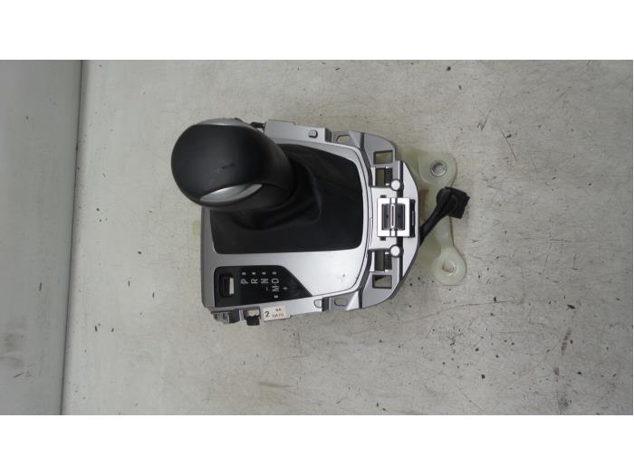 Gebruikte Versnellingspook Mazda CX-3 (DJ/DK) 2.0 SkyActiv-G 120 Prijs € 125,00 Margeregeling aangeboden door Autodemontage van de Laar
