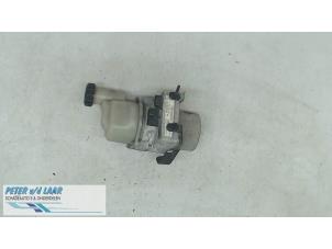 Gebruikte Pomp Servo Dacia Sandero II 1.2 16V Prijs € 250,00 Margeregeling aangeboden door Autodemontage van de Laar