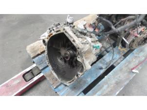 Gebruikte Versnellingsbak Renault Scénic II (JM) 1.5 dCi 105 Prijs € 400,00 Margeregeling aangeboden door Autodemontage van de Laar