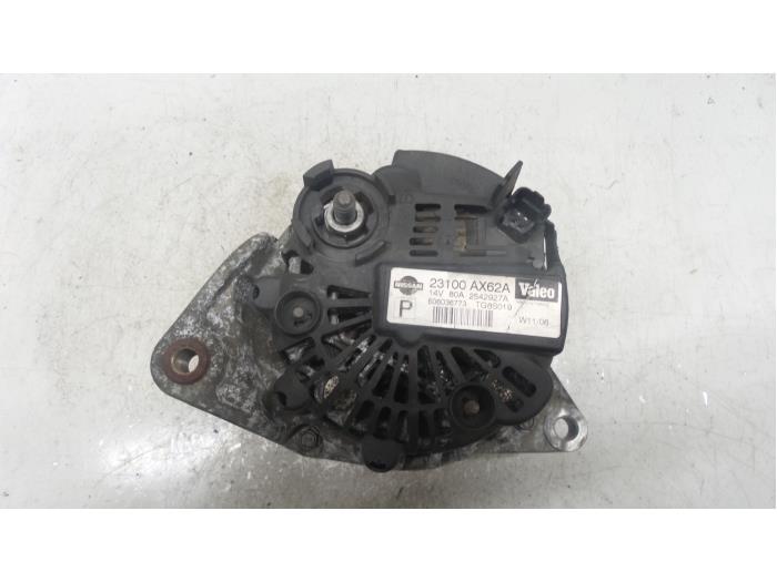 Dynamo van een Nissan Micra (K12) 1.2 16V 2006