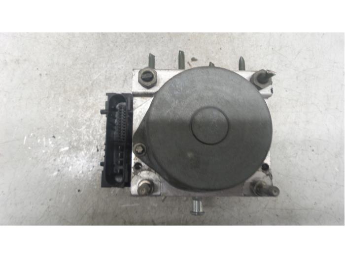 Gebruikte ABS Pomp Nissan Micra (K12) 1.2 16V Prijs € 125,00 Margeregeling aangeboden door Autodemontage van de Laar