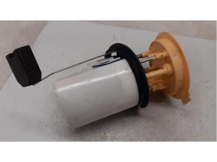 Gebruikte Tank element Pomp Volkswagen Passat Variant (365) 2.0 TDI 16V 135 Prijs op aanvraag aangeboden door Autodemontage van de Laar