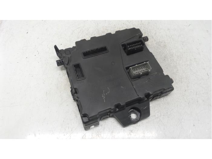 Gebruikte Module Bodycontrol Renault Kangoo Express (FW) Prijs op aanvraag aangeboden door Autodemontage van de Laar