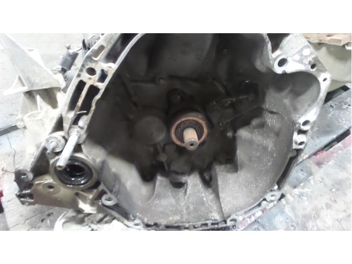 Gebruikte Versnellingsbak Renault Kangoo Express (FW) Prijs € 750,00 Margeregeling aangeboden door Autodemontage van de Laar