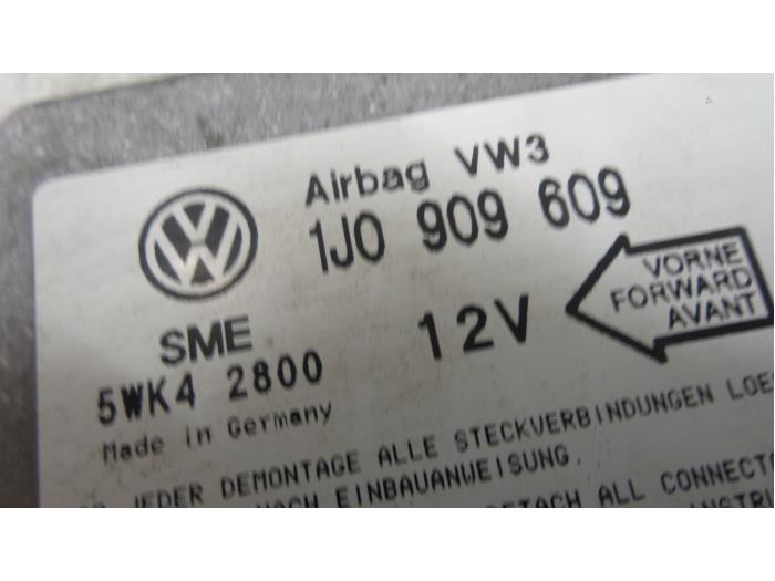 Module Airbag van een Volkswagen New Beetle (9C1/9G1) 1.9 TDI 90 1999