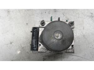 Gebruikte ABS Pomp Renault Scénic II (JM) 1.5 dCi 105 Prijs € 120,00 Margeregeling aangeboden door Autodemontage van de Laar