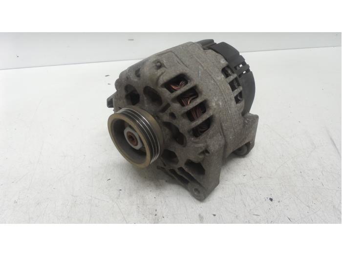 Gebruikte Dynamo Renault Twingo (C06) 1.2 16V Prijs € 50,00 Margeregeling aangeboden door Autodemontage van de Laar