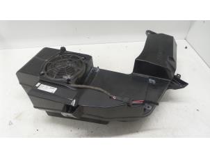 Gebruikte Subwoofer Audi A4 Avant (B6) 2.5 TDI 24V Prijs op aanvraag aangeboden door Autodemontage van de Laar