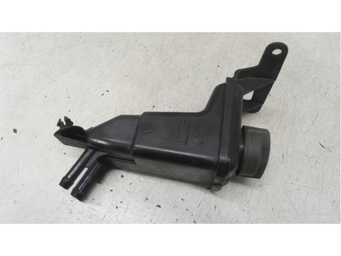 Gebruikte Servo Oliereservoir Audi A4 (B7) 2.0 20V Prijs op aanvraag aangeboden door Autodemontage van de Laar