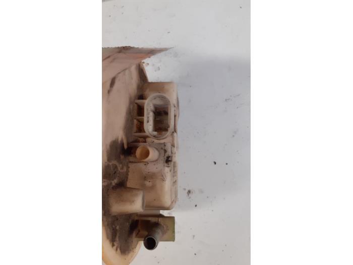 Gebruikte Benzinepomp Renault Laguna I (B56) 1.8 Prijs € 35,00 Margeregeling aangeboden door Autodemontage van de Laar