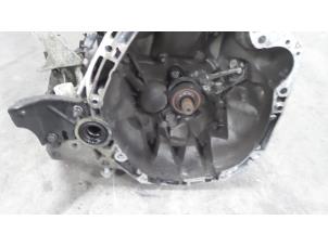 Gebruikte Versnellingsbak Renault Scénic II (JM) 1.6 16V Prijs € 450,00 Margeregeling aangeboden door Autodemontage van de Laar