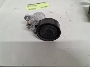 Gebruikte Spanrol Multiriem Seat Leon SC (5FC) 1.2 TSI Ecomotive 16V Prijs € 35,00 Margeregeling aangeboden door Autodemontage van de Laar