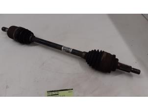 Gebruikte Aandrijfas links-voor Suzuki Swift (ZA/ZC/ZD1/2/3/9) 1.3 VVT 16V Prijs € 50,00 Margeregeling aangeboden door Autodemontage van de Laar