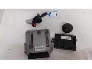 Gebruikte Computer Motormanagement Dacia Sandero II 1.5 dCi 75, Blue dCi 75 Prijs € 250,00 Margeregeling aangeboden door Autodemontage van de Laar