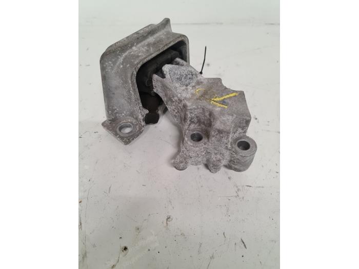 Gebruikte Motorrubber Renault Twingo II (CN) 1.2 16V Prijs € 50,00 Margeregeling aangeboden door Autodemontage van de Laar