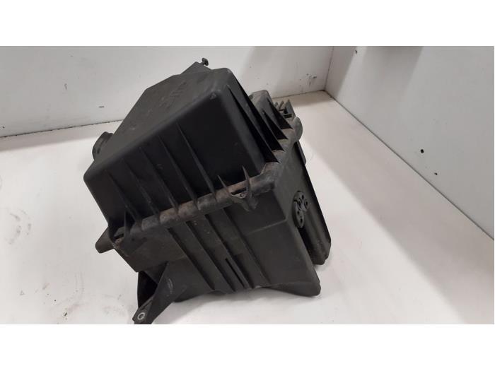 Gebruikte Luchtfilterhuis Volkswagen Polo IV (9N1/2/3) 1.4 TDI 70 Prijs € 50,00 Margeregeling aangeboden door Autodemontage van de Laar