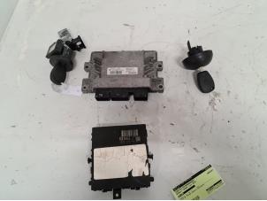 Gebruikte Computer Motormanagement Renault Twingo II (CN) 1.2 16V Prijs € 250,00 Margeregeling aangeboden door Autodemontage van de Laar