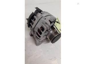 Gebruikte Dynamo Dacia Sandero II 1.0 Sce 75 12V Prijs € 125,00 Margeregeling aangeboden door Autodemontage van de Laar