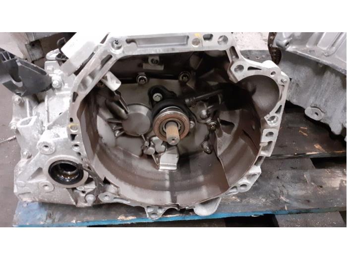 Gebruikte Versnellingsbak Dacia Sandero II 1.0 Sce 75 12V Prijs € 600,00 Margeregeling aangeboden door Autodemontage van de Laar