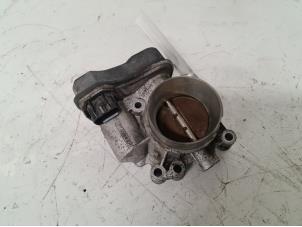 Gebruikte Gasklephuis Opel Zafira (F75) 2.2 16V Prijs € 60,00 Margeregeling aangeboden door Autodemontage van de Laar