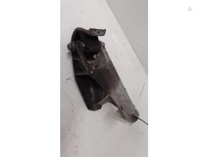 Gebruikte Motorrubber Volkswagen Transporter/Caravelle T5 2.0 TDI BlueMotion Prijs € 50,00 Margeregeling aangeboden door Autodemontage van de Laar