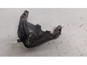 Gebruikte Motorsteun BMW Mini One/Cooper (R50) 1.6 16V One Prijs € 50,00 Margeregeling aangeboden door Autodemontage van de Laar