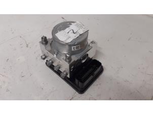 Gebruikte ABS Pomp Renault Megane IV Estate (RFBK) 1.5 Energy dCi 110 Prijs € 424,71 Inclusief btw aangeboden door Autodemontage van de Laar